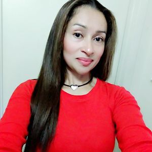 Meet your Posher, Adela